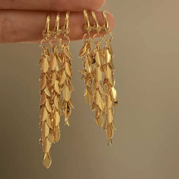 Silver needle geometric hollowed-out circular twisted pendant earrings - Picture 1 of 1